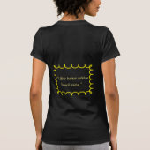 ビーチタイム中 - シンプルな女性向けサマーテイ Tシャツ (裏面)