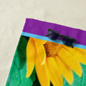 ビーチタオルの眠いてんとう虫のヒマワリ。 紫色の端 ビーチタオル (インサイチュ)