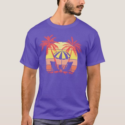 ビーチチェア 傘 夏 夕焼け 80年代 ヤシの木 友達 Tシャツ (正面)