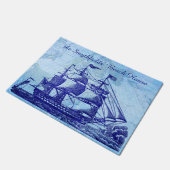 ビーチハウスのパーソナライズで航海のな帆船 ドアマット (アングル)