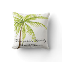 ビーチハウスの姓のヤシの木の白い緑