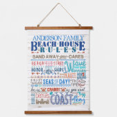 ビーチハウスルールファミリーコテージ |沿岸カスタム沿岸 吊り下げ型タペストリー (正面)
