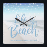 ビーチハウス |人生はビーチ スクエア壁時計<br><div class="desc">ストモダンリングライト、ビーチイメージ、おパーソナライズされた客様の姓名を表す壁掛け時計。この時計は、船やビーチの家を持つ人に贈り物をする。フォントのスタイル、サイズ、および色は、すべてをカスタマイズ後クリックのリンカスタマイズクので変更できます。</div>