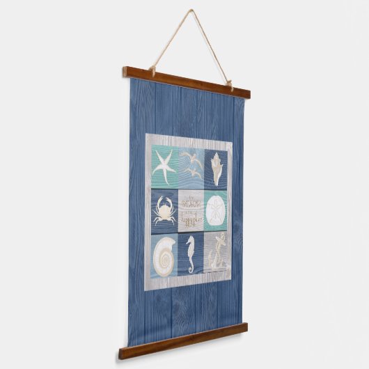 ビーチハッピープレイスブルーアクアオールドウッドシーぶら下がったズ 吊り下げ型タペストリー (傾斜あり)