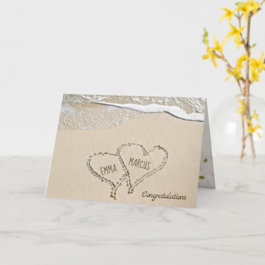 ビーチハートを砂にサーフィンで カード (黄色い花)