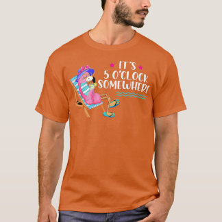 ビーチバケーション飲みフラミンゴその5 OClockいくつか Tシャツ