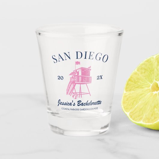 ビーチバチェロレッテのパーソナライズされた花嫁 ショットグラス (正面)