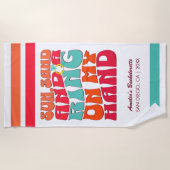 ビーチバチェロレッテグルーヴィサンサンドリングや輪 ビーチタオル (正面)