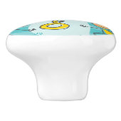 ビーチパターンで遊んでいるかわいい子供 セラミックノブ (側面)