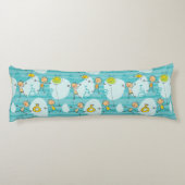 ビーチパターンで遊んでいるかわいい子供 ボディピロー (裏面)