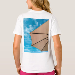 ビーチパーティーブルースサン海の傘ポップ・アートの色 Tシャツ