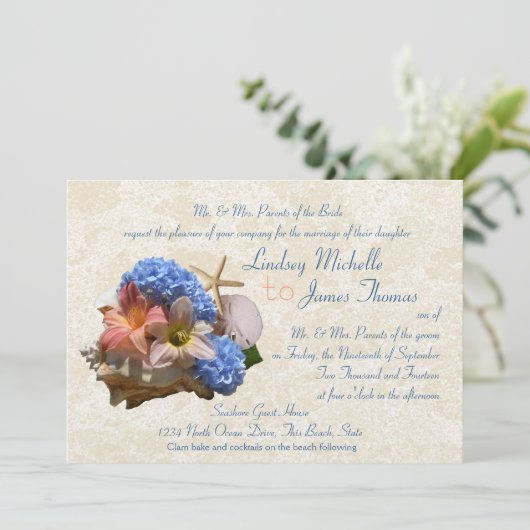 ビーチブーケとシーシェルの目的地の結婚式 招待状 (スタンド正面)
