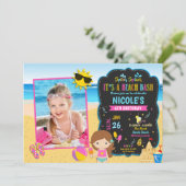 ビーチプール誕生日パーティーの少女と写真 招待状 (スタンド正面)