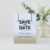 ビーチホワイトウッドサイン Save The Date ポストカード (スタンド正面)