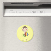 ビーチボールTシャツとギフトを着た男の子 マグネット (インサイチュ (食洗機))