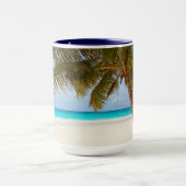 ビーチヤシの枝木熱帯島砂海 マグカップ (中央)