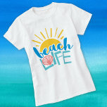 ビーチライフサンシャインシーシェルキュートバケーションサマー Tシャツ<br><div class="desc">このビーチーデザインは、太陽の光と貝殻にアクセントされたキュートなカラフルタイポグラフィの文字「ビーチライフ」を特徴とする！クリックカスタマイズは、文字要素とデザイン要素の変更と追加をより柔軟に行うためのボタン！このデザインのバリエーションや調整製品は当店zazzle.com/store/doodleluluで入手できる。お連絡もし客様のマッチングデザインを作成するには、この製品を特定の製品に適用する必要ユニークがあります！6月2日までにDoodleLuluを見てくれてどうもありがとうバグデザイン!</div>