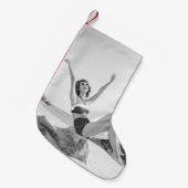 ビーチヴィンタのビキニの魅力的な若い女性 スモールクリスマスストッキング (正面 (吊り時))