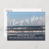 ビーチ写真の変更が延期された計画結婚の ポストカード (正面/裏面)