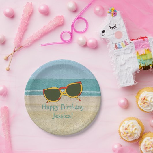 ビーチ場面サングラスのパーソナライズな誕生日のプレート ペーパープレート (パーティー)