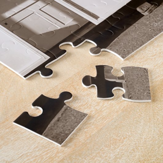 ビーチ小屋とブルースカイ英語の海辺 ジグソーパズル (側面)