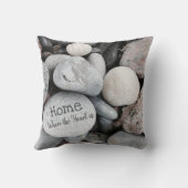 ビーチ小石写真自然グッドモーニング クッション (裏面)