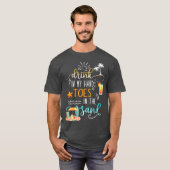 ビーチ引用文の飲み物を私の手の足指の砂の中で Tシャツ (正面フル)