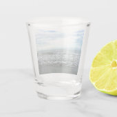 ビーチ抽象芸術芸術的航海のギフトの好意 ショットグラス (裏面)