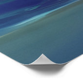 ビーチ月明かりの女性の青い海の紫のヤシ ポスター (角)