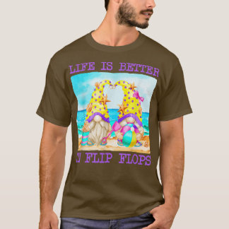 ビーチ格言Cでのビーチサンダルの方が人生が良い Tシャツ