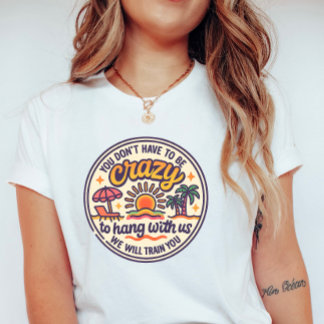 ビーチ熱狂するスクワッド – レトロサンセット Tシャツ