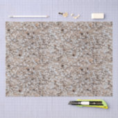 ビーチ砂と小さな貝殻の繰り返しパターン 薄葉紙 (クラフト)