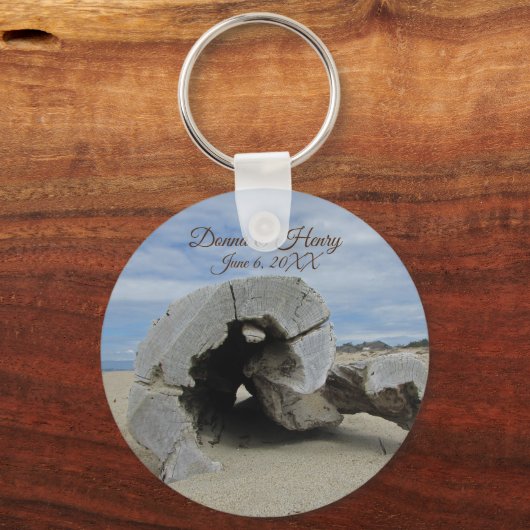 ビーチ結婚式の恵かわいらしみ流木の写真海 キーホルダー (正面)