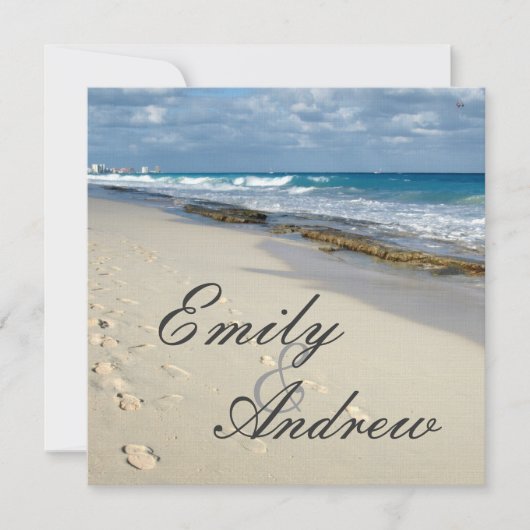 ビーチ結婚式の招待の足跡 招待状 (正面)