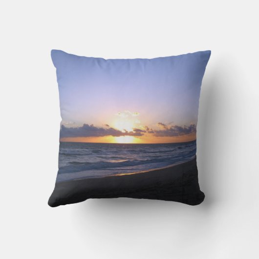 ビーチ結婚式の花嫁及びパーソナライズな新郎の記念品 クッション (裏面)