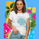 ビーチ結婚式アクアシーシェルシーサイドブライダルパーティ Tシャツ<br><div class="desc">美しいアクアシーシェルモノグラムビーチ結婚式ブライダルパーティTシャツは、青いシェルと熱帯の島での目的地の結婚式かわいらしのために。バチェロレッテやモノグラムのバチュラーパーティにあなたのbridesmaidやgroomsmenのための衣服この可愛いティーを注文。</div>