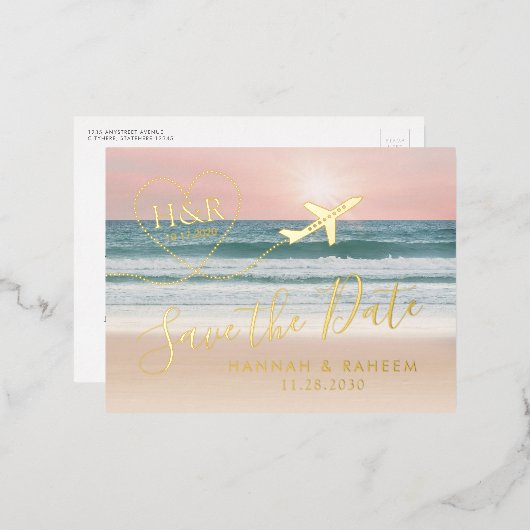 ビーチ結婚式サンセットハート飛行機日付保存  箔招待状ポストカード (正面/裏面)