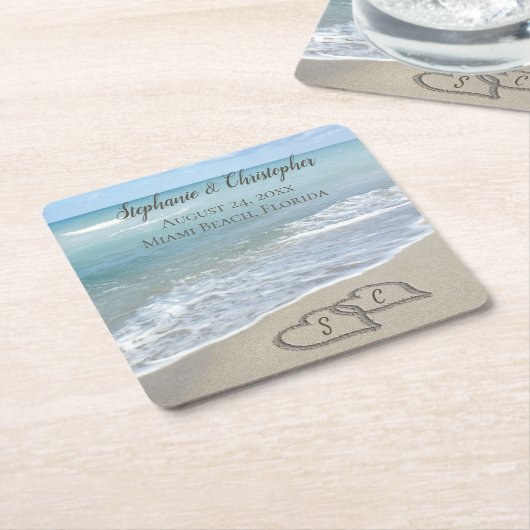 ビーチ結婚式ハートイン砂エレガント スクエアペーパーコースター (アングル)