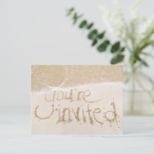 ビーチ結婚式ブライダルシャワー招待 – 砂と海 インビテーションポストカード (スタンド正面)