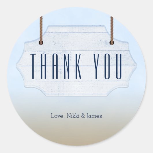 ビーチ結婚式ホワイトウッドサインの好意ステッカー ラウンドシール (正面)