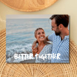 ビーチ結婚式写真の結婚式の日付の保存 案内ポストカード<br><div class="desc">招待状の友人と家族は私たちのビーチ結婚式写真結婚と"より良い一緒に"デザインを保存する日付はがきを保存する。表カスタマイズに写真を貼り、カードの裏結婚側に詳細を追加する。</div>