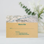 ビーチ結婚式RSVPのハート内の名前 出欠カード (スタンド正面)