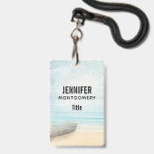 ビーチ航海のシーンとローボート&魚釣りネット バッジ (裏面（ネックストラップ付）)