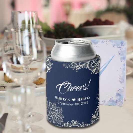 ビーチ航海のホワイトレースネイビー結婚ブルー 缶クーラー