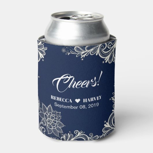 ビーチ航海のホワイトレースネイビー結婚ブルー 缶クーラー (缶正面)