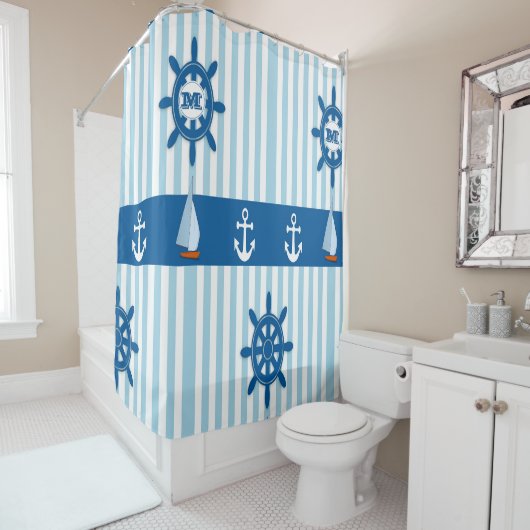 ビーチ航海のモノグラムいかりブルーホワイトストライプ シャワーカーテン (インサイチュ)
