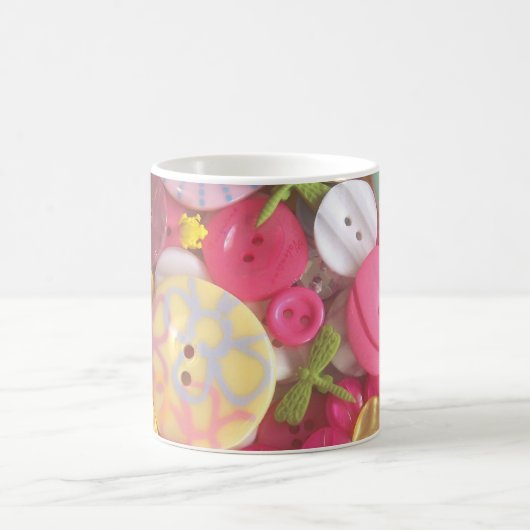 ビーチ色ボタンのコラージュ コーヒーマグカップ (中央)