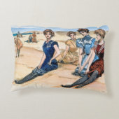 ビーチ1900年のギブソン・ガール アクセントクッション (裏面)