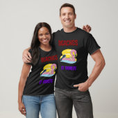 ビーチ&ブーズサマードリンクことわざ皮肉 Tシャツ (ユニセックス)
