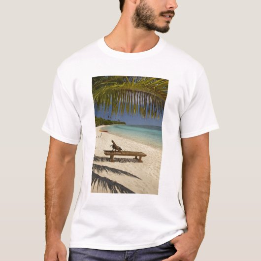 ビーチ ヤシの木 デッキチェア Tシャツ (正面)